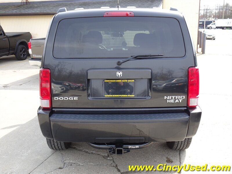 Used 2010 Dodge Nitro Heat AWD/4WD image 8