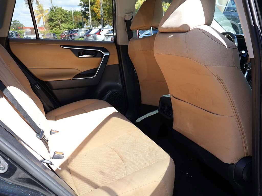 Used 2019 Toyota RAV4 XLE w/ Convenience Package FWD image 28