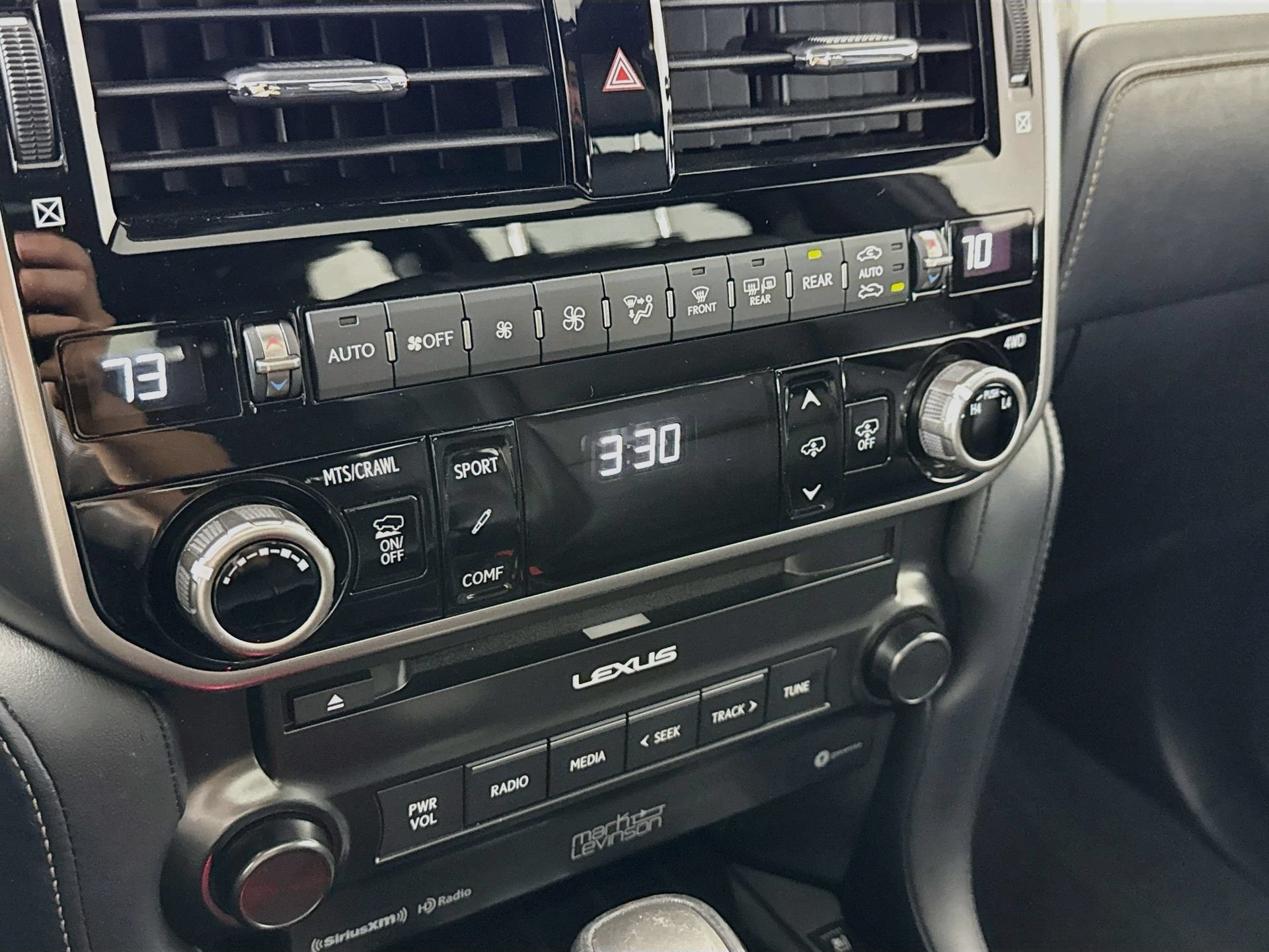 Used 2022 Lexus GX 460 Luxury w/ Off Road Package AWD/4WD image 17