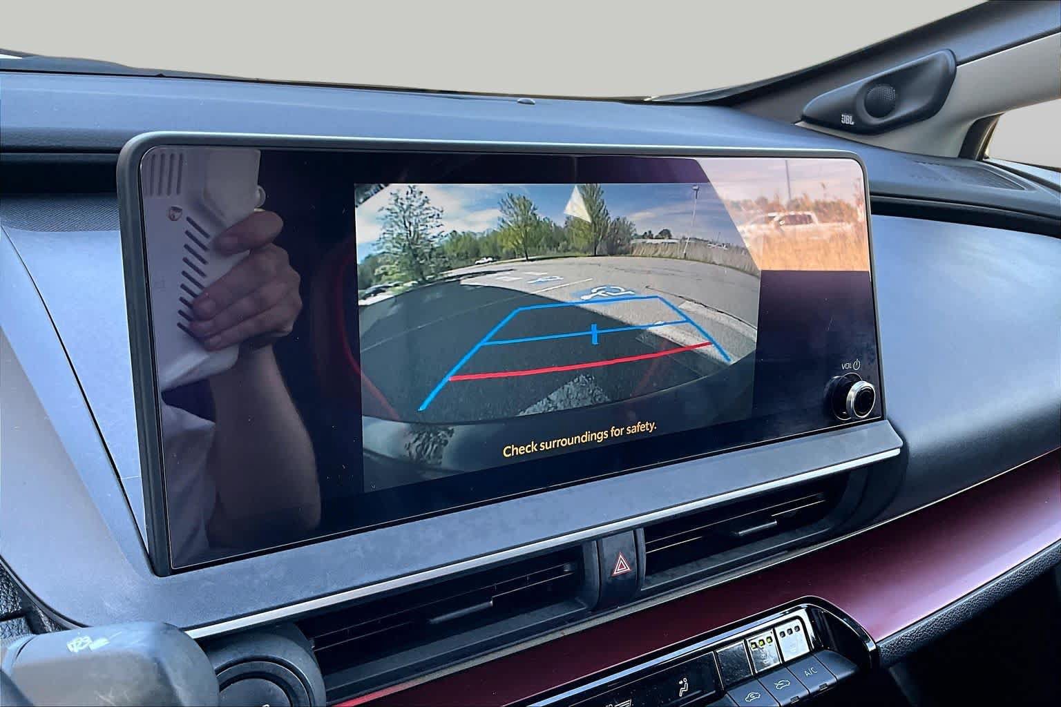Used 2023 Toyota Prius Prime Premium FWD image 29