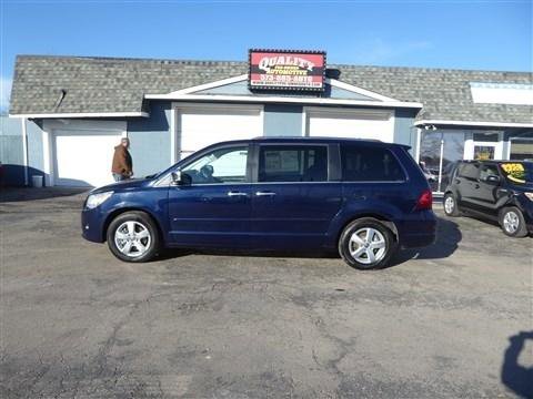 Used 2014 Volkswagen Routan SEL Premium image 1