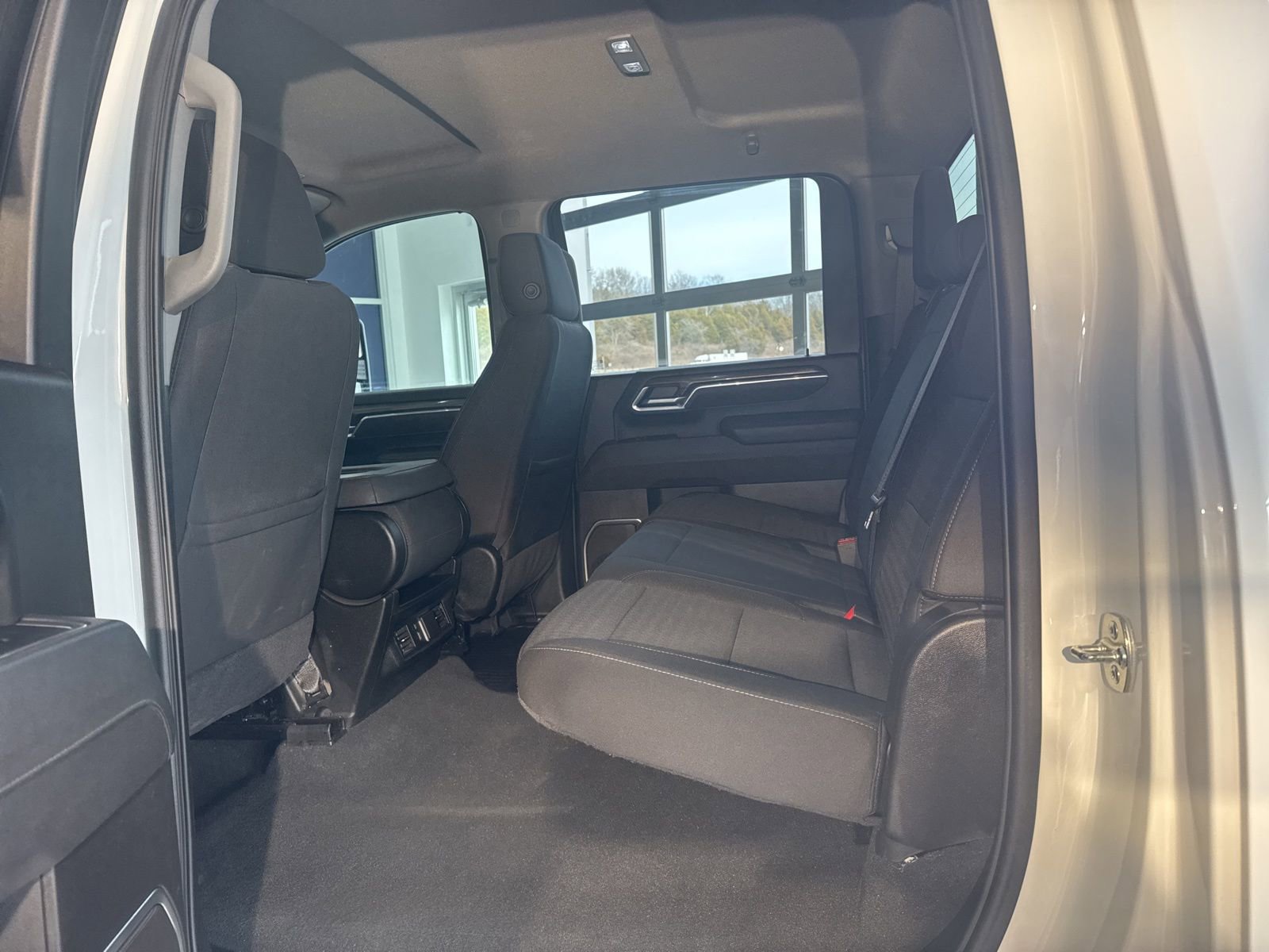 Used 2025 Chevrolet Silverado 2500 LT w/ Convenience Package image 19