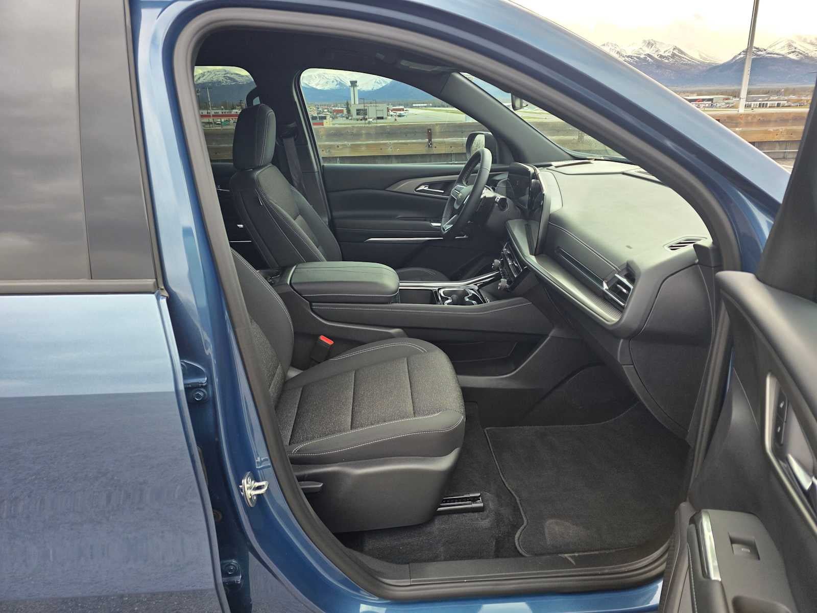 Used 2026 Chevrolet Traverse LT AWD/4WD image 11