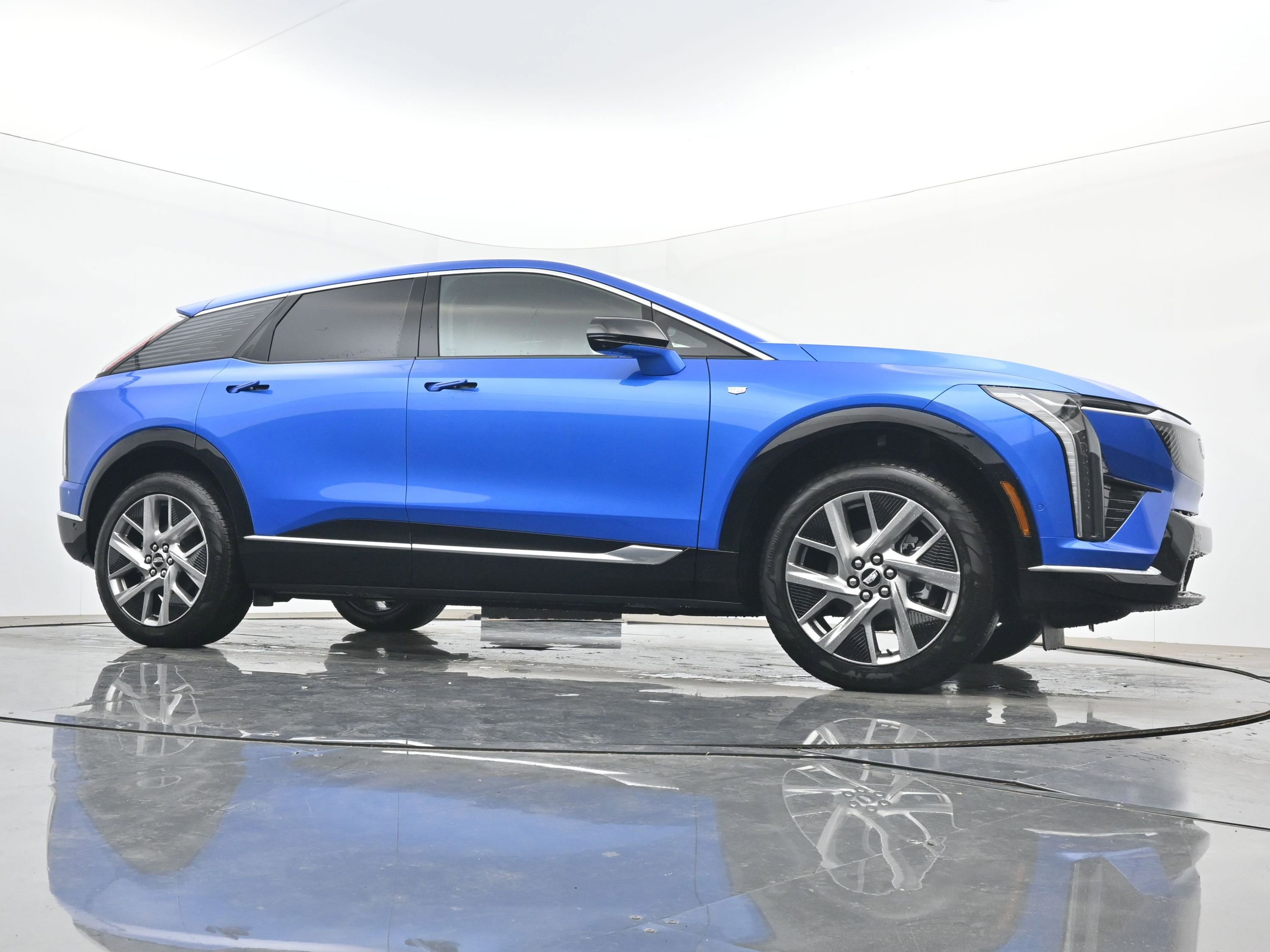 New 2026 Cadillac Optiq Luxury 1 w/ LPO, Floor Liner Package AWD/4WD image 21