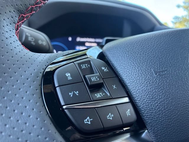 Used 2025 Ford Explorer ST-Line w/ Premium Package RWD image 27