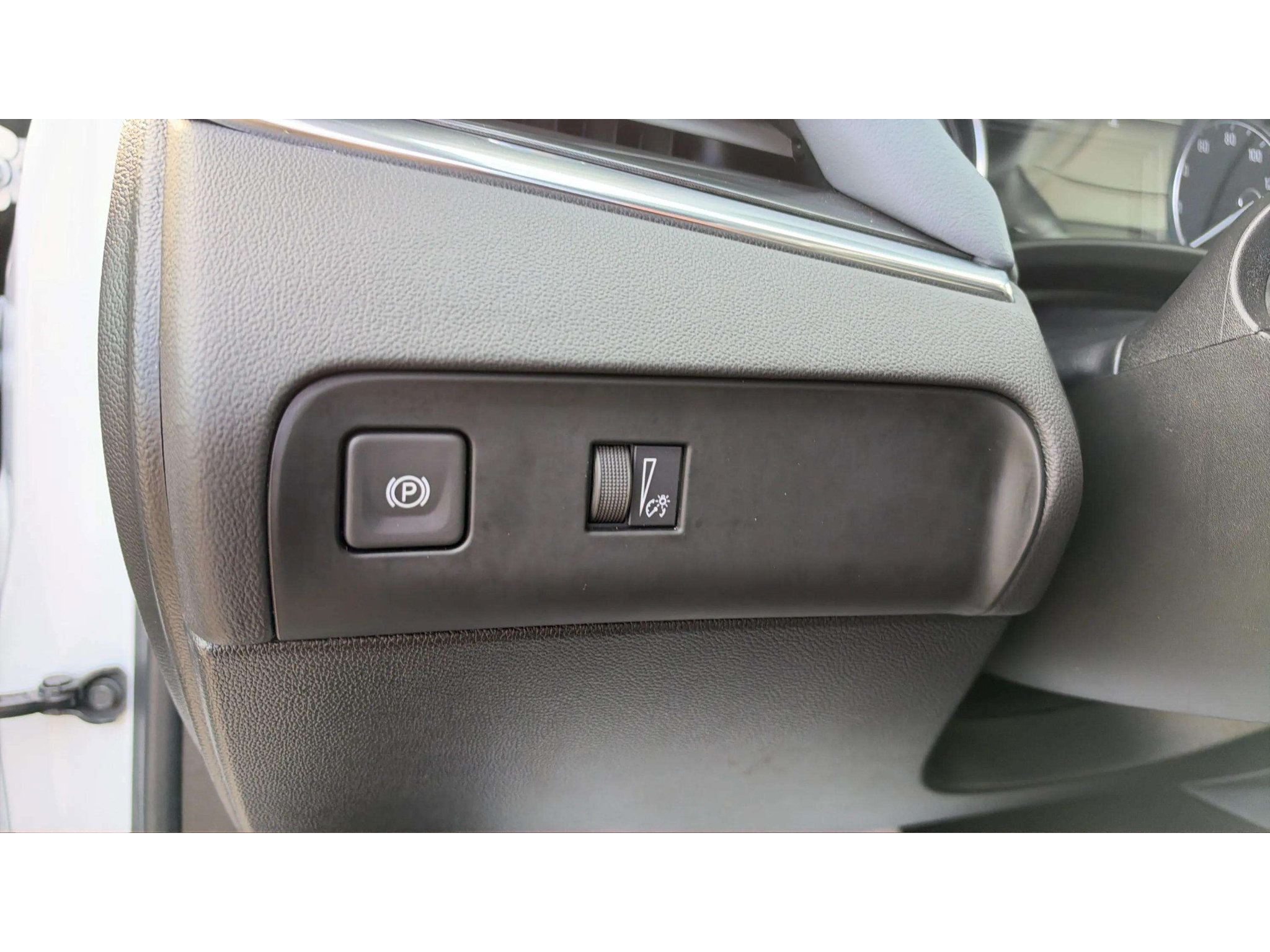 Used 2023 Buick Enclave Essence AWD/4WD image 22