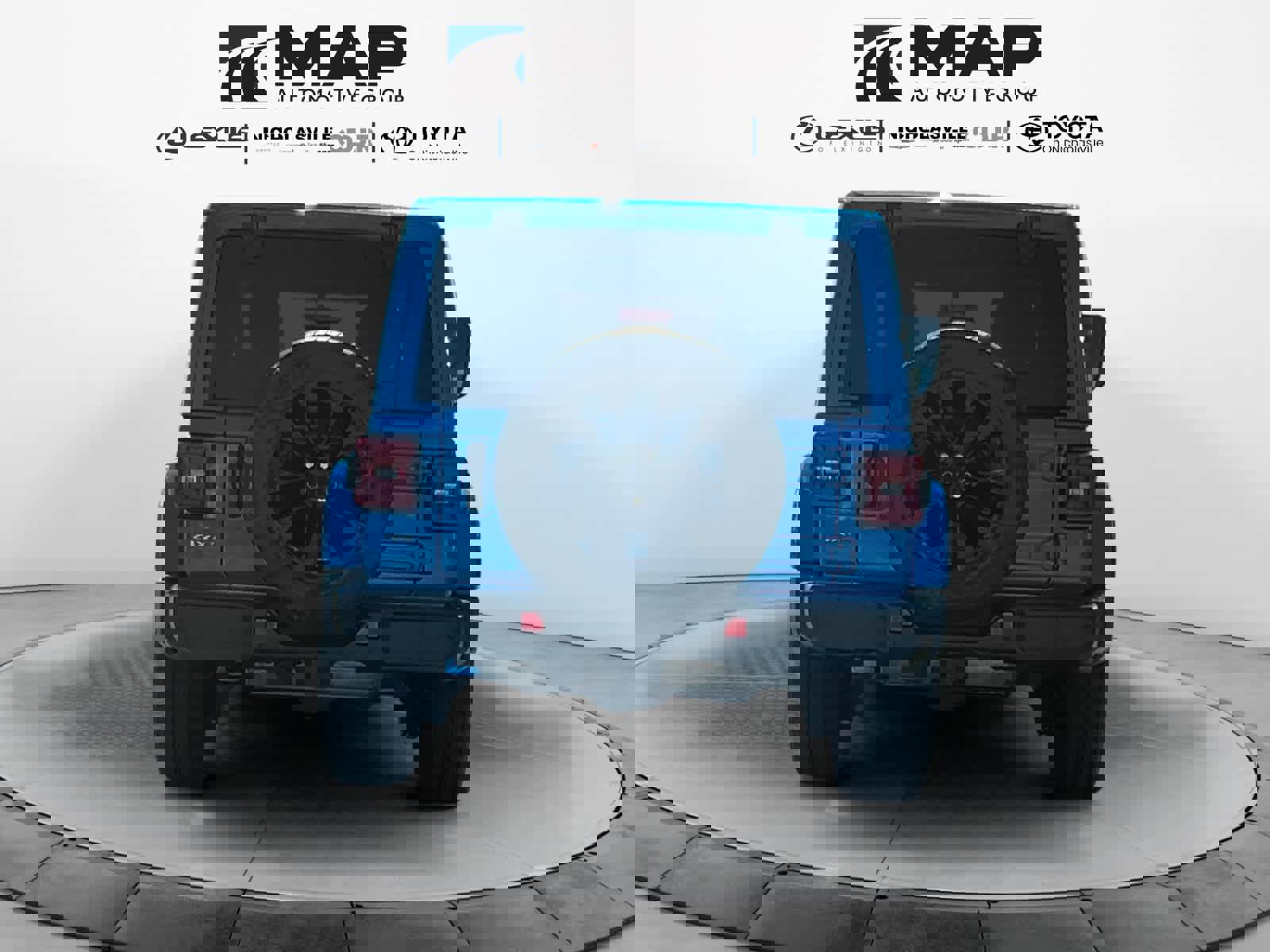 Used 2023 Jeep Wrangler Sahara w/ Cold Weather Group image 4