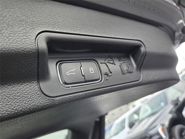 Used 2024 Ford Explorer XLT w/ Equipment Group 202A image 33