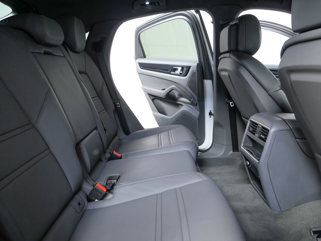 Certified 2023 Porsche Cayenne Coupe image 20