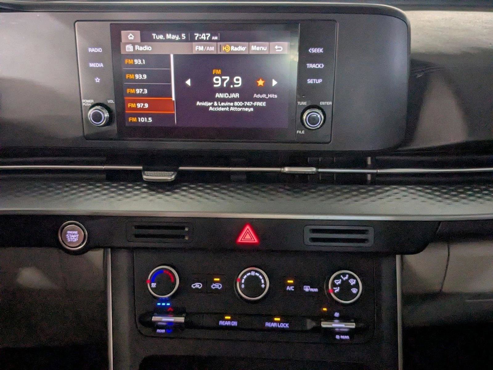 Used 2023 Kia Carnival LX FWD image 13