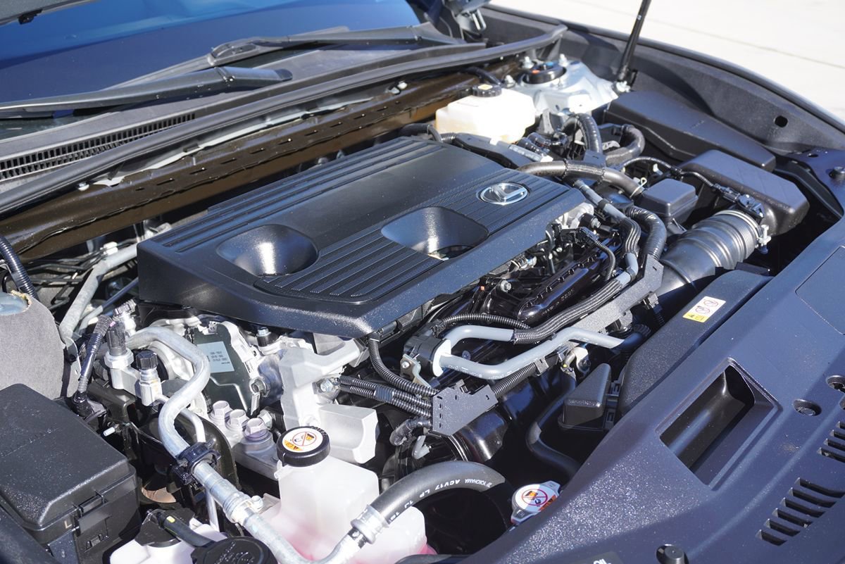 Used 2025 Lexus ES 300h w/ Premium Package FWD image 4
