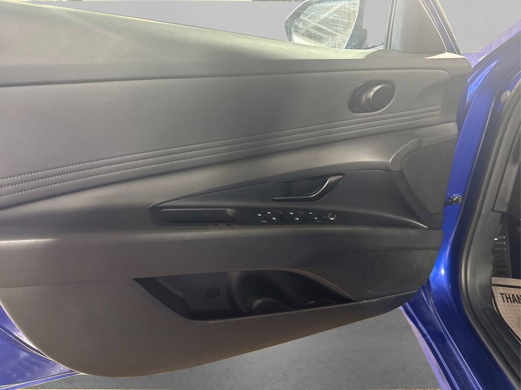 Used 2025 Hyundai Elantra Sport image 23