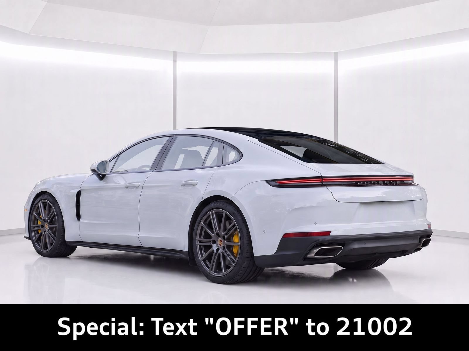 Used 2024 Porsche Panamera RWD image 7