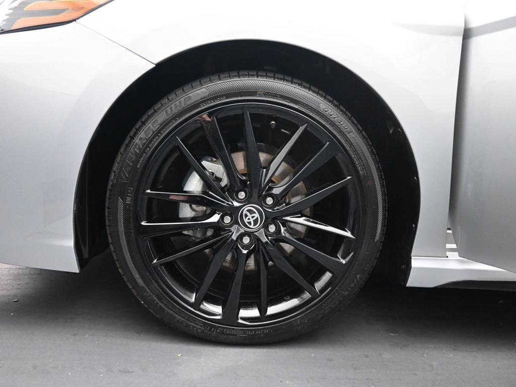 Used 2021 Toyota Camry XSE image 18