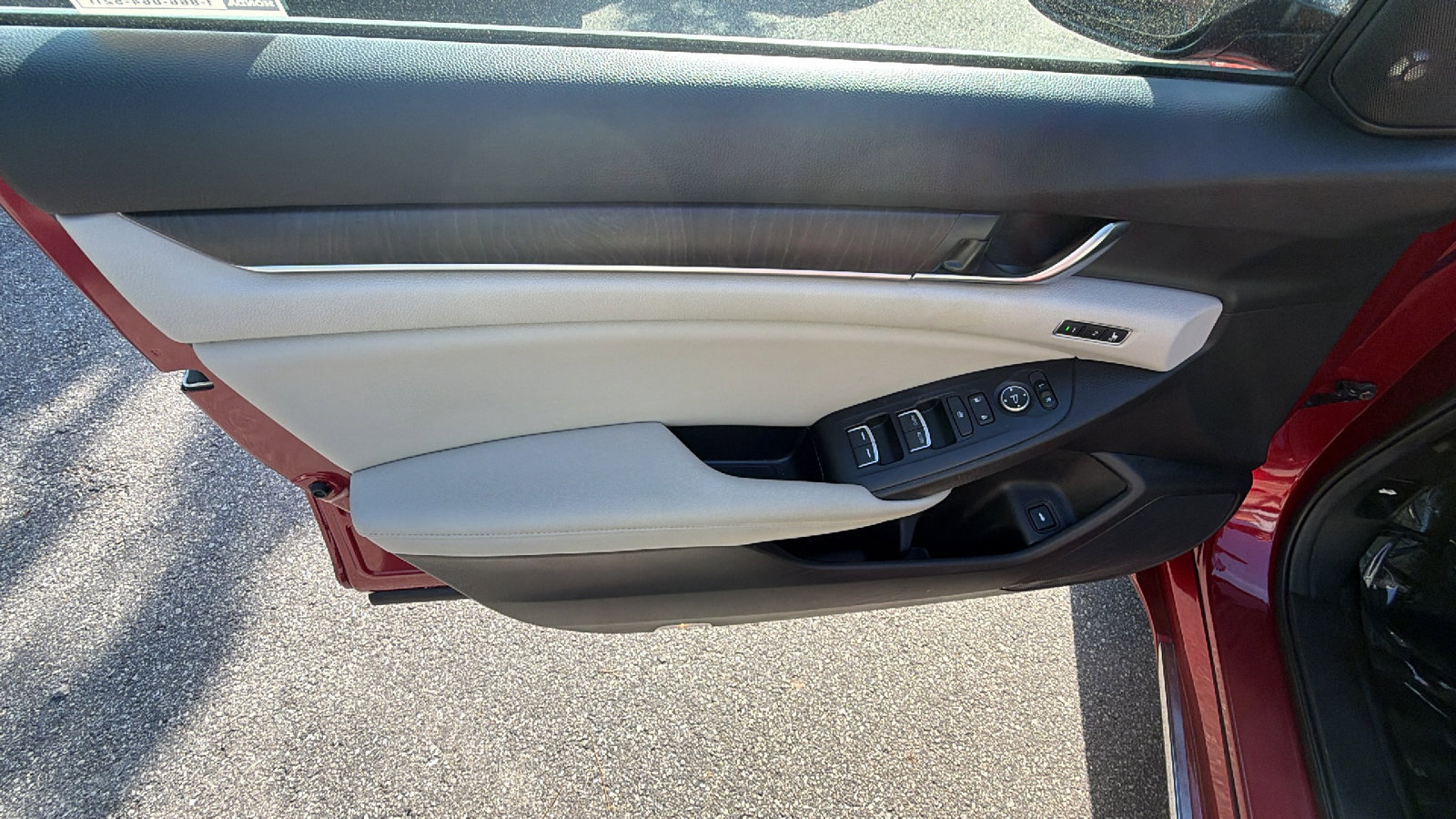 Used 2019 Honda Accord Touring image 14