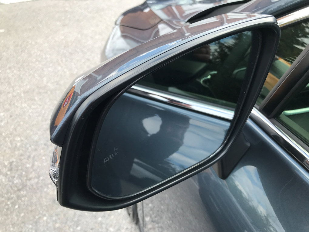 Used 2022 Toyota Venza XLE image 10