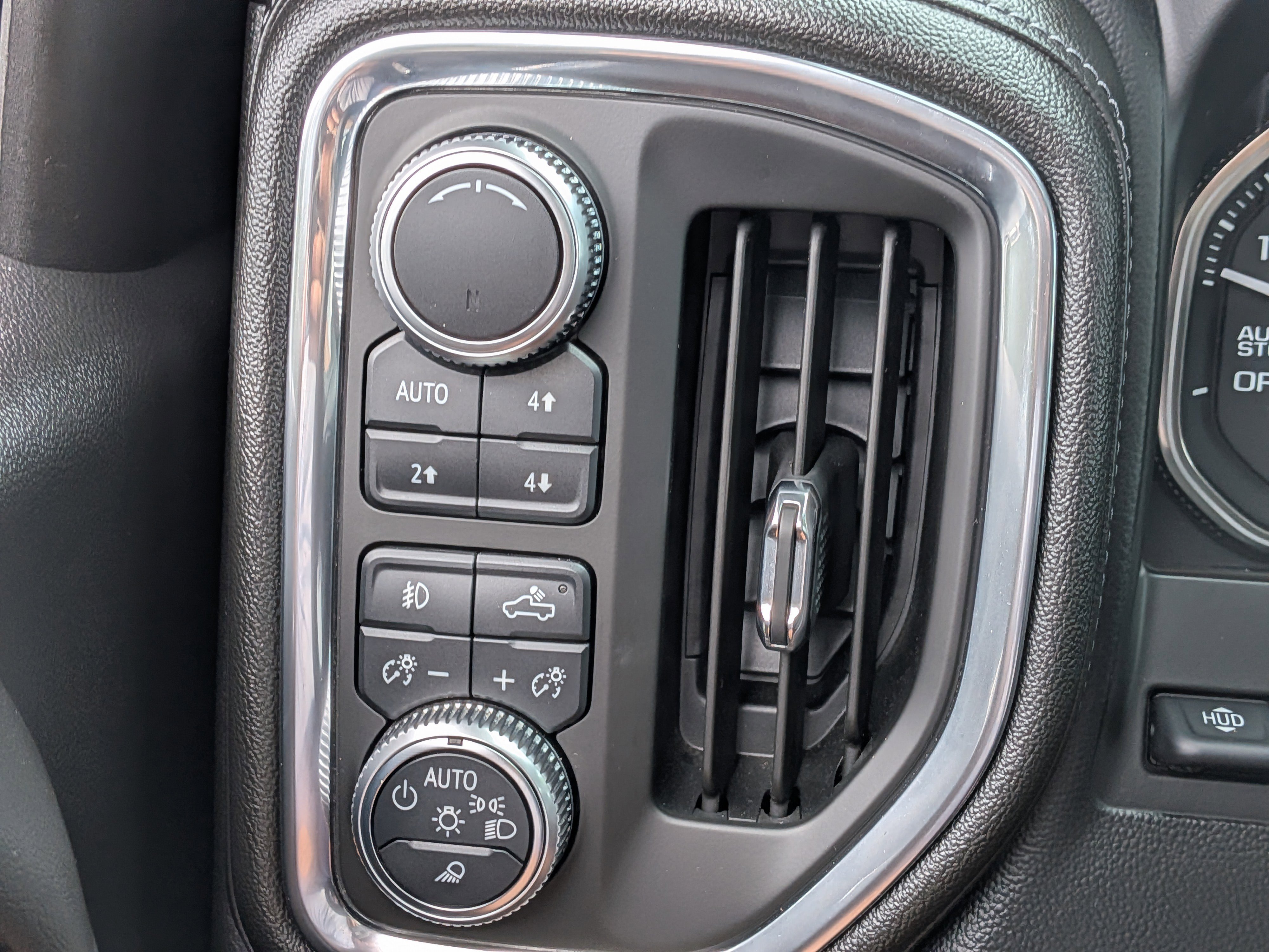 Used 2019 GMC Sierra 1500 Denali w/ Denali Ultimate Package AWD/4WD image 24
