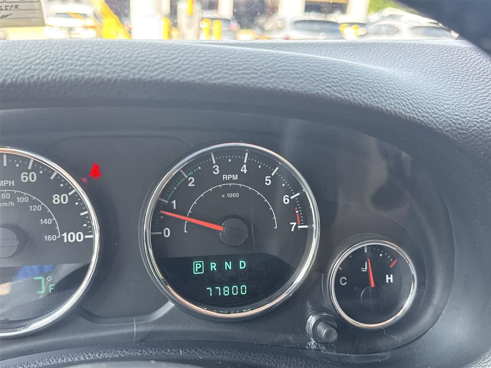 Used 2012 Jeep Wrangler Unlimited Sahara w/ Connectivity Group AWD/4WD image 28