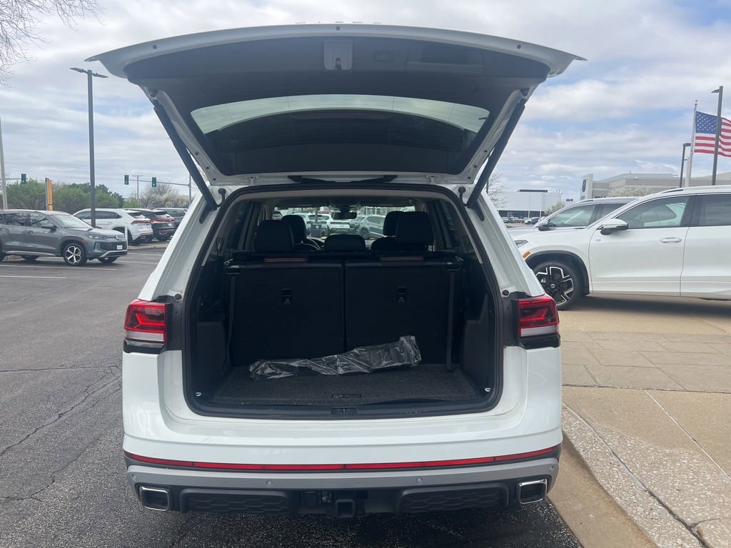 Used 2025 Volkswagen Atlas Peak Edition SE image 20
