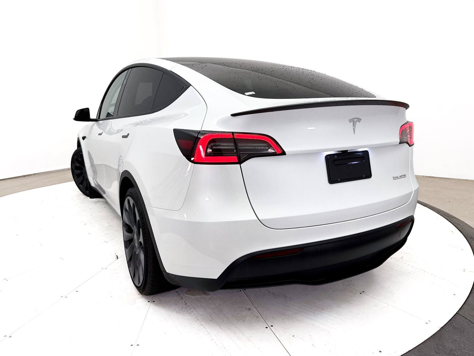 Used 2024 Tesla Model Y Performance AWD/4WD image 7