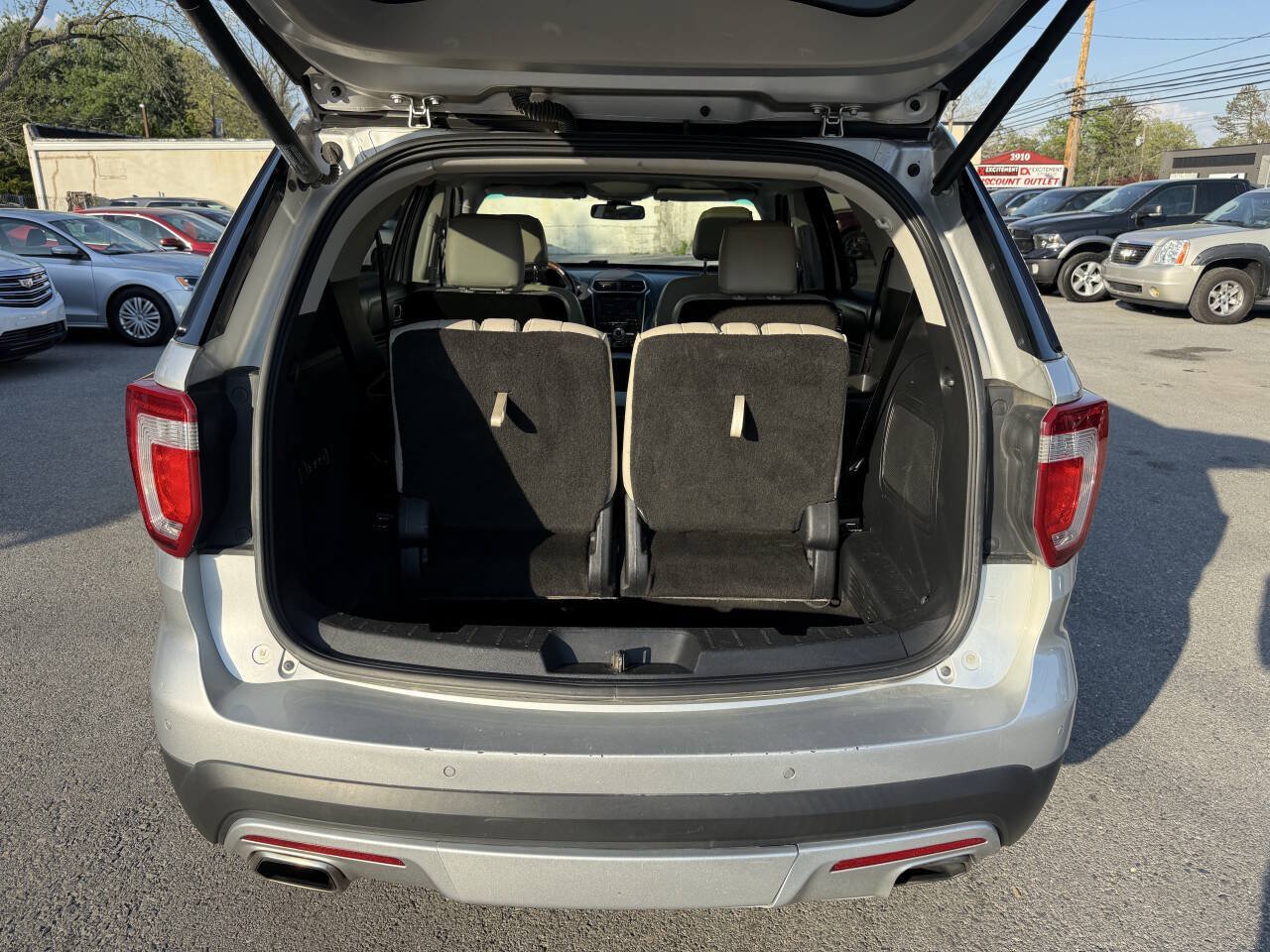 Used 2016 Ford Explorer Platinum AWD/4WD image 27