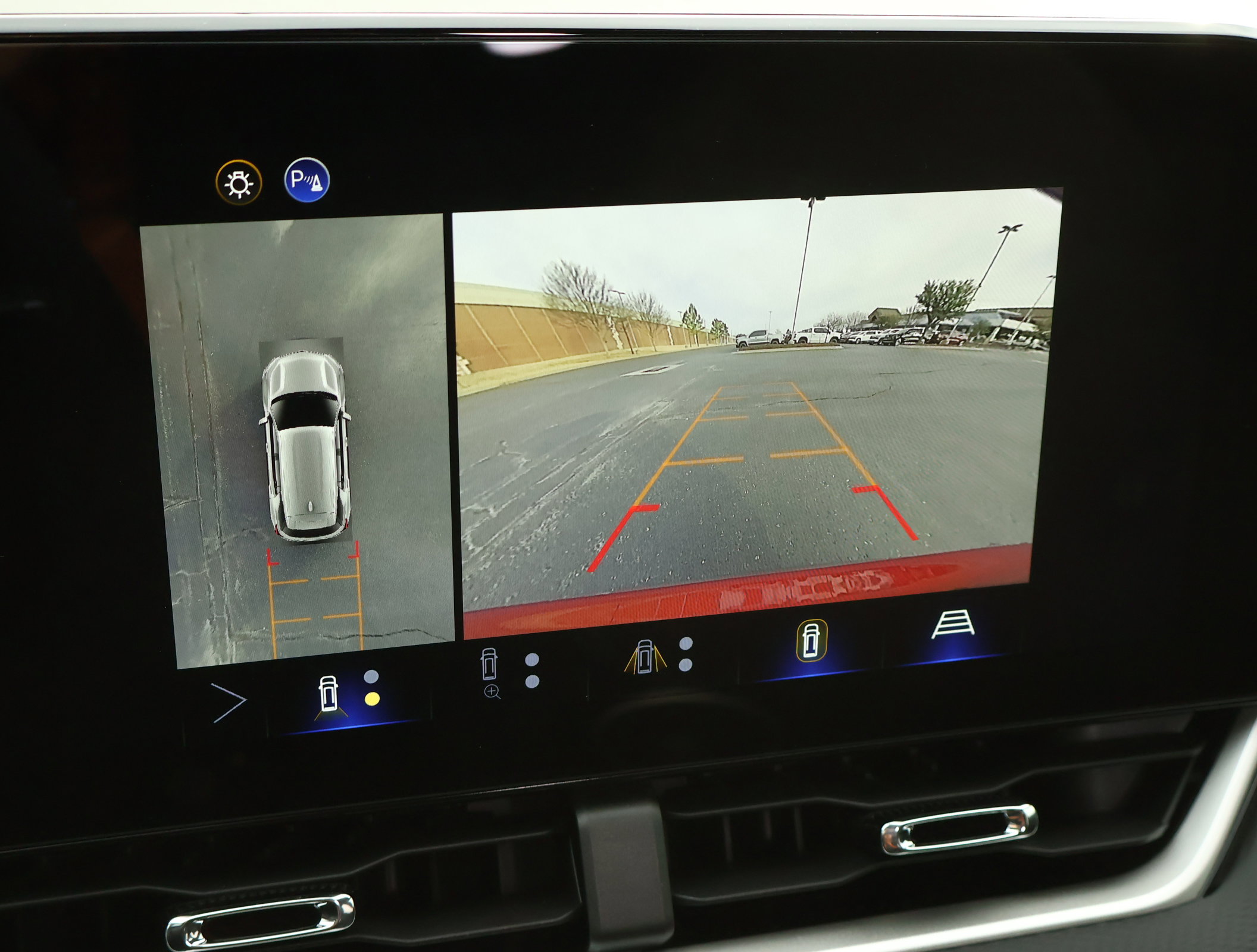 New 2026 Chevrolet Equinox LT w/ Midnight Edition image 5