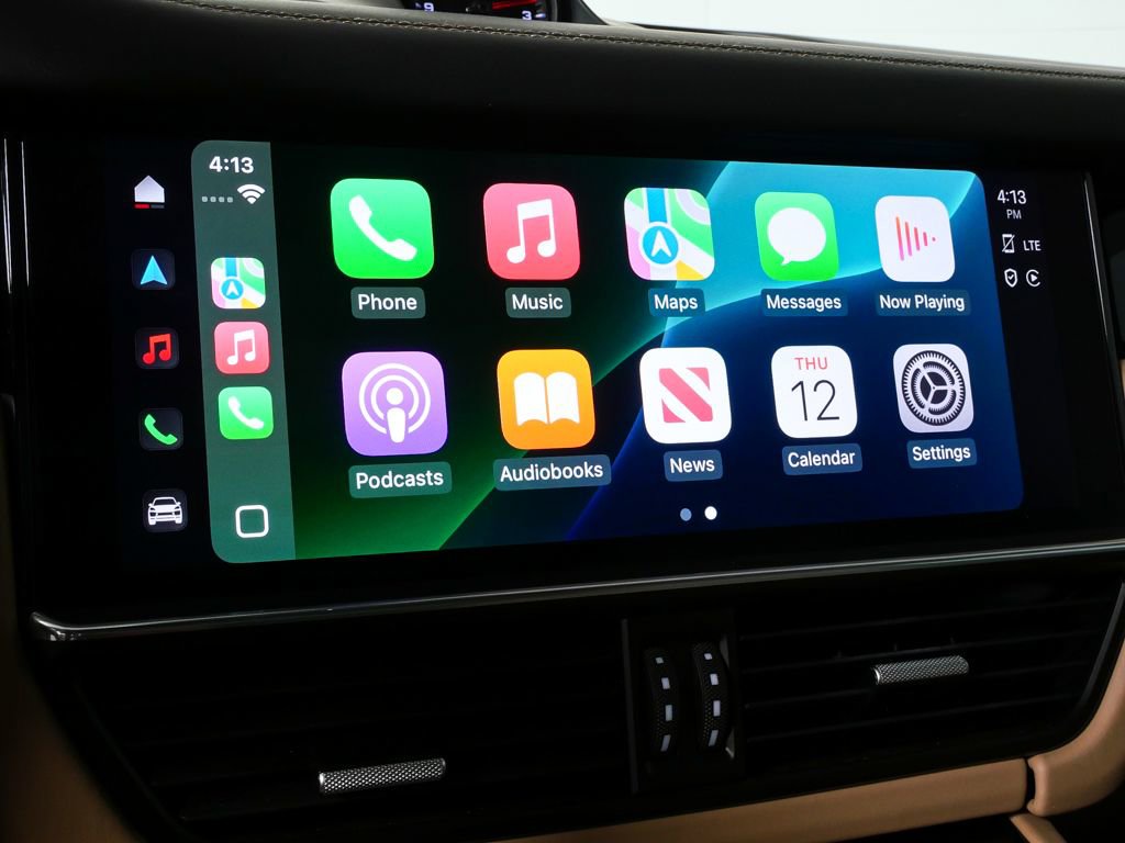 Certified 2023 Porsche Cayenne Turbo w/ Assistance Package image 17