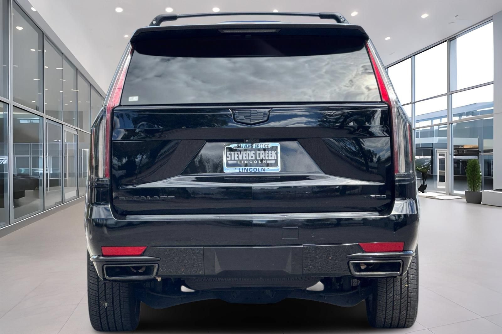 Used 2022 Cadillac Escalade ESV Sport w/ Touring Package AWD/4WD image 5