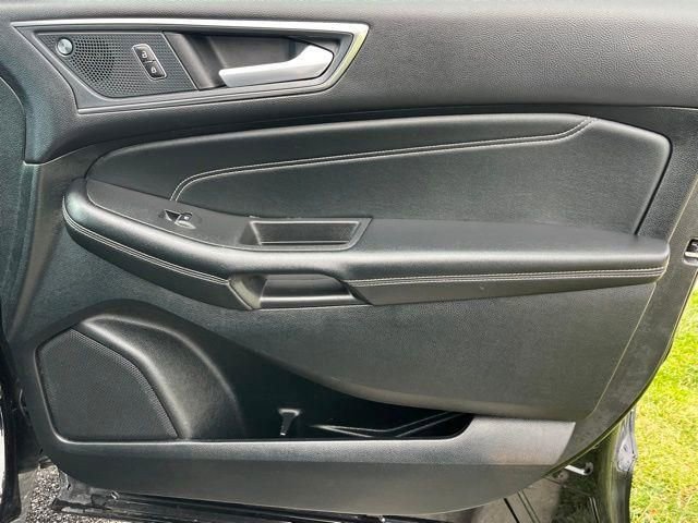 Used 2023 Ford Edge Titanium image 21