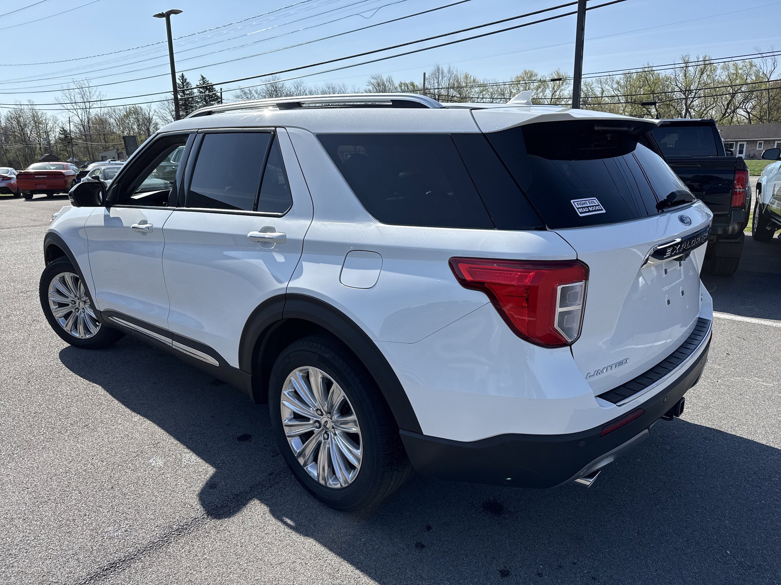 Used 2021 Ford Explorer Limited w/ Hybrid Equipment Group 310A AWD/4WD image 9
