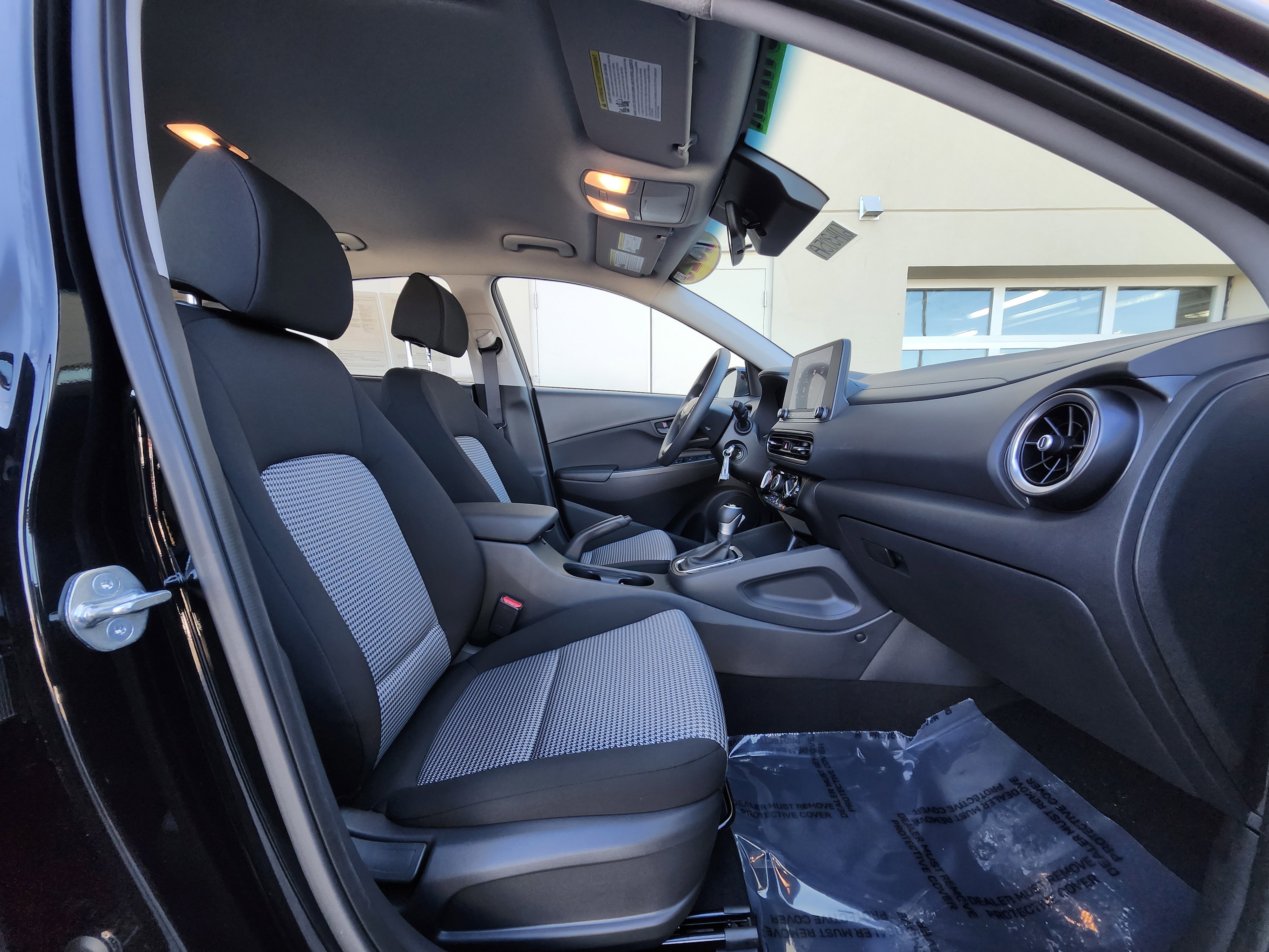 Used 2023 Hyundai Kona SE w/ Cargo Package image 23