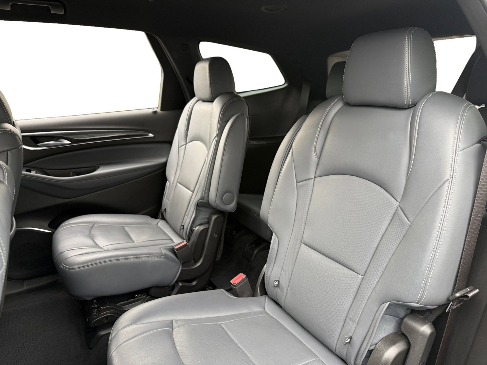 Used 2024 Buick Enclave Premium image 13