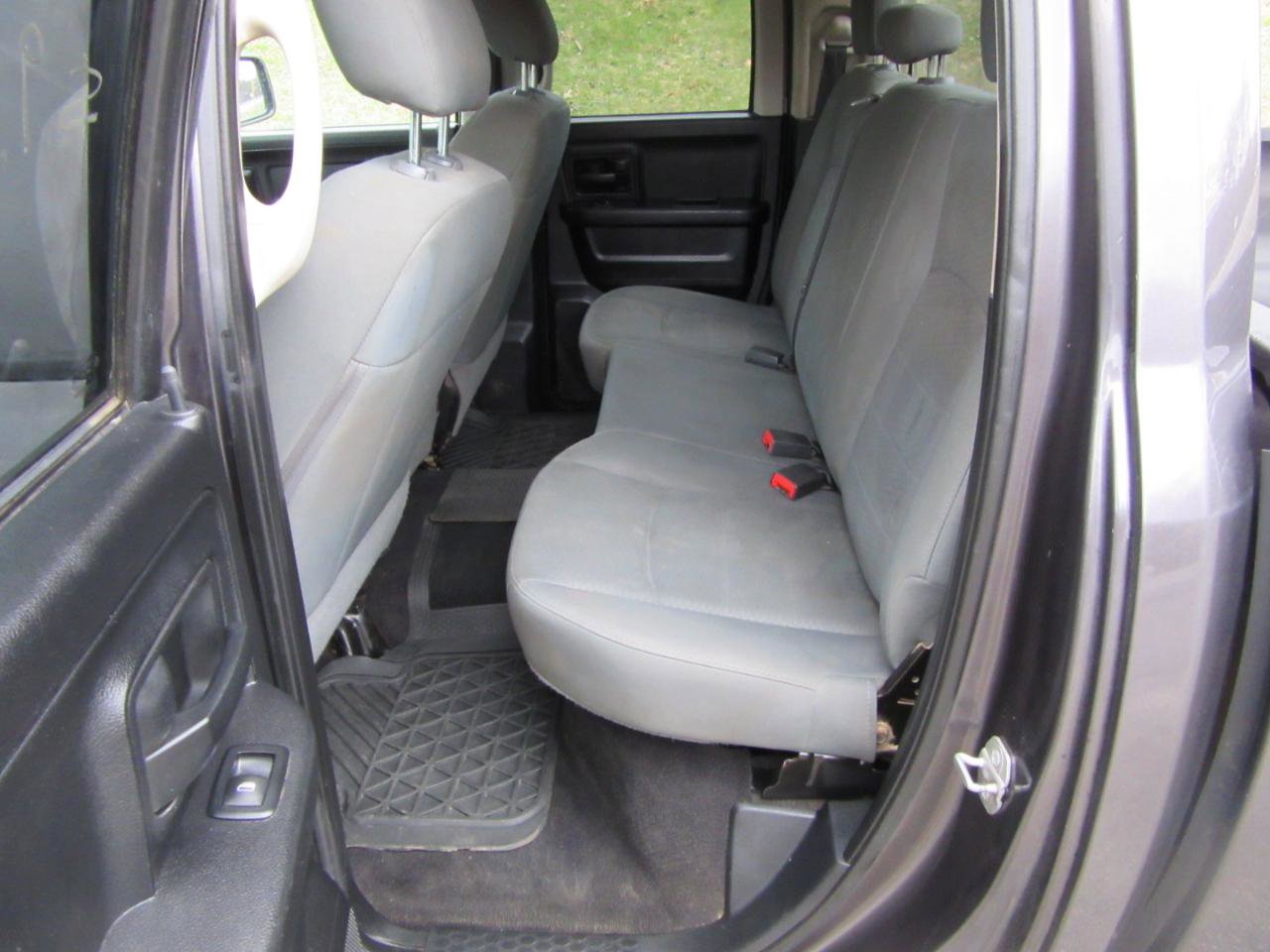 Used 2015 RAM 1500 ST w/ SXT Appearance Group image 10