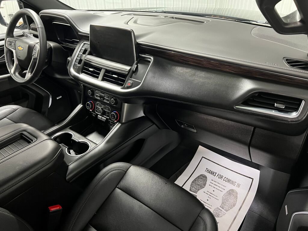 Used 2022 Chevrolet Tahoe LT w/ Luxury Package image 3