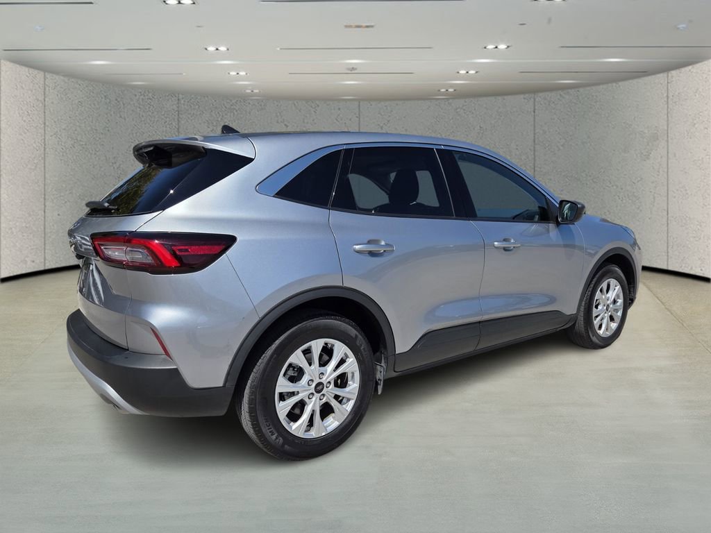 Used 2024 Ford Escape Active image 3