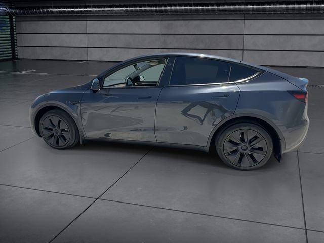 Used 2025 Tesla Model Y Long Range RWD image 5
