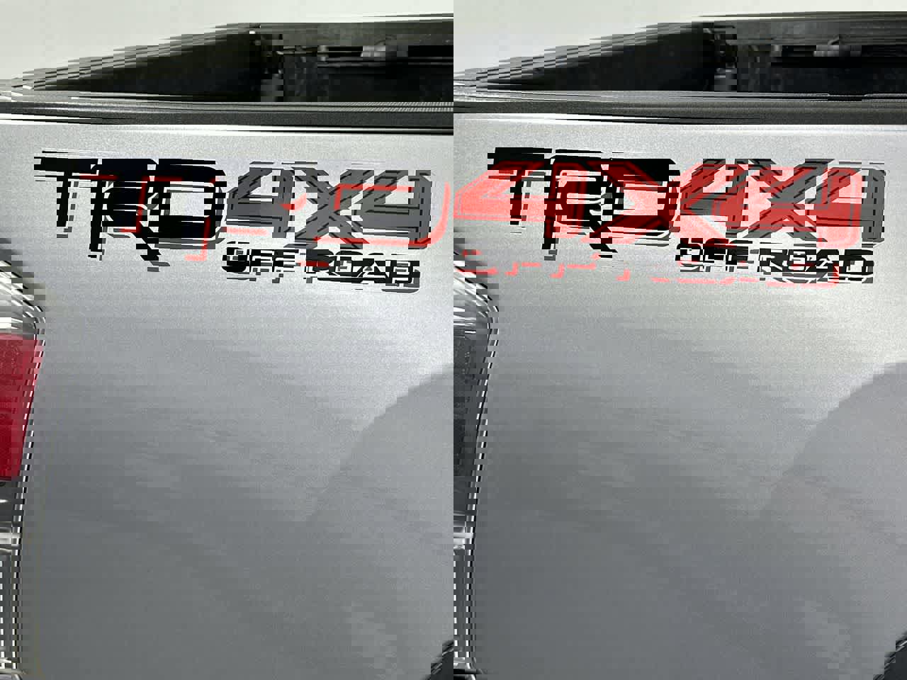 Used 2020 Toyota Tacoma TRD Off-Road w/ Technology Package image 21