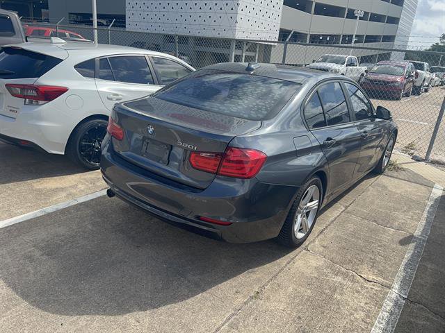 Used 2013 BMW 320i Sedan image 3