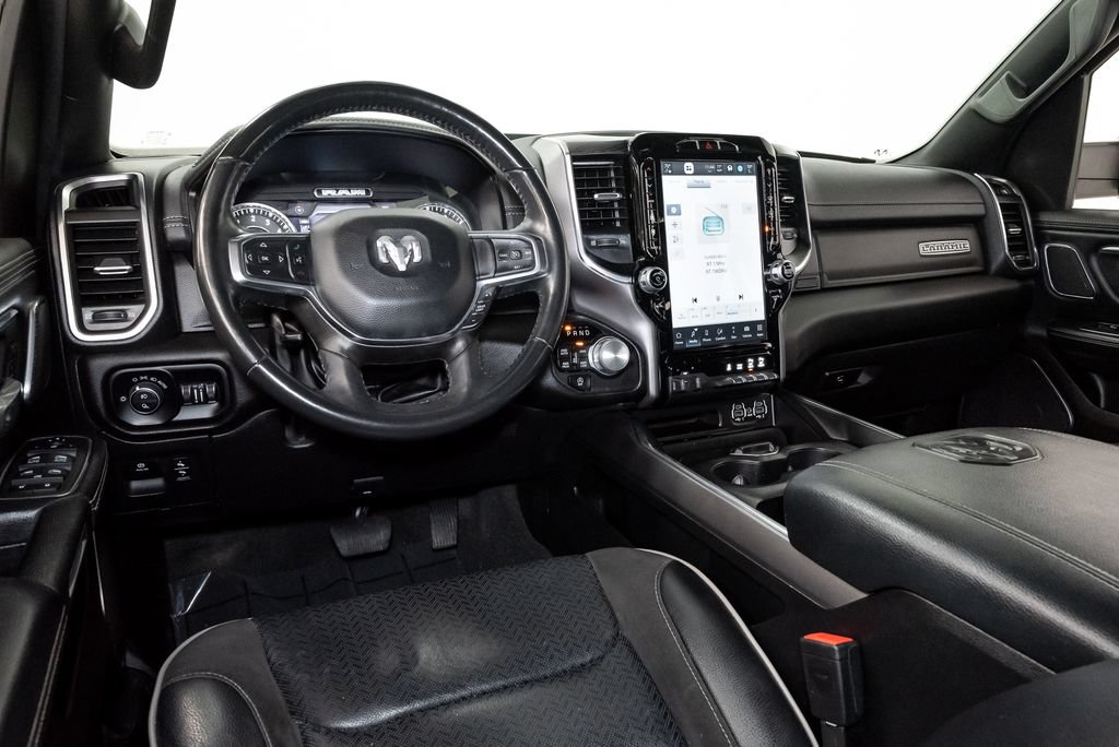 Used 2024 RAM 1500 Laramie AWD/4WD image 7