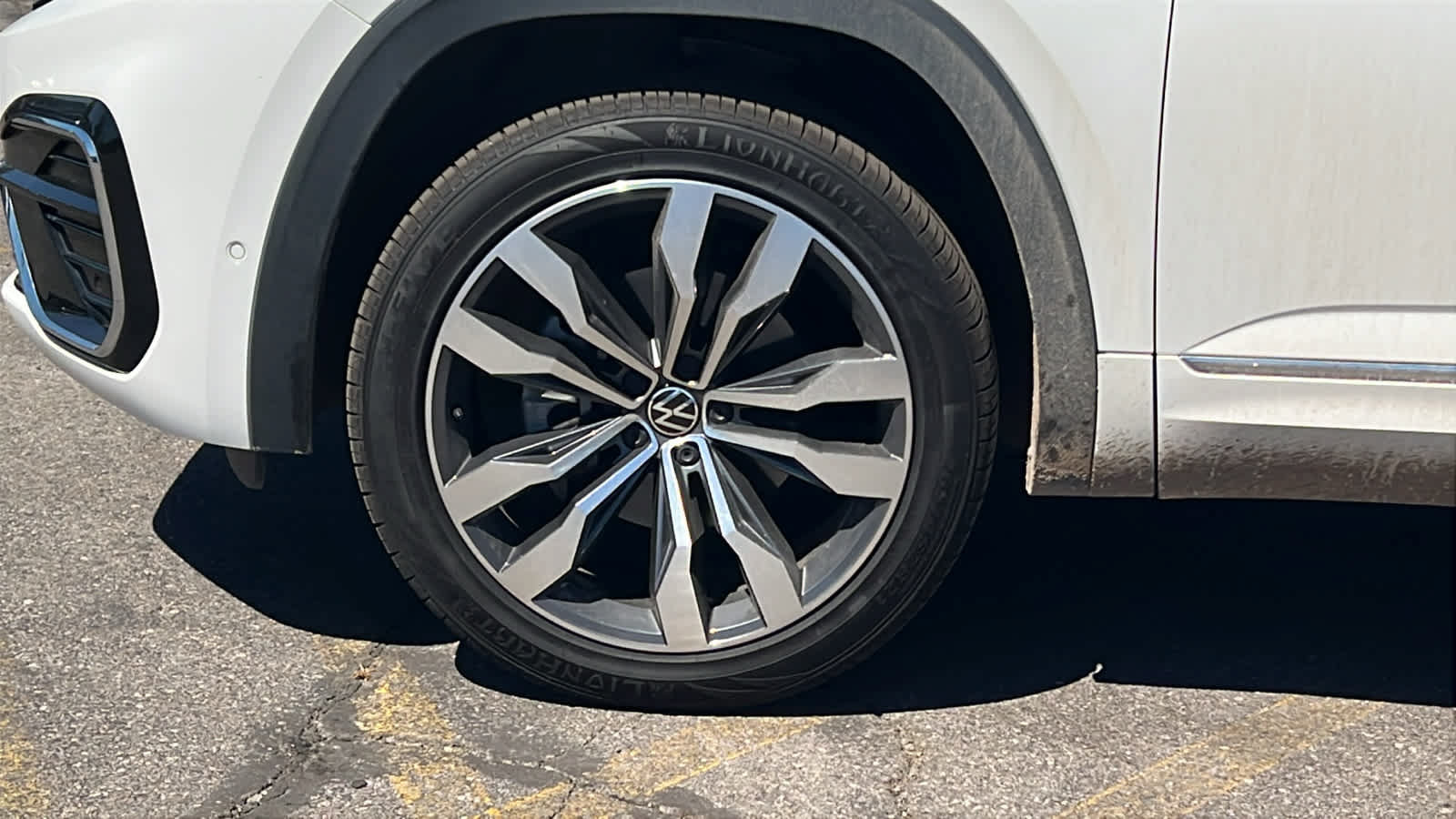 Certified 2023 Volkswagen Atlas SEL Premium AWD/4WD image 9