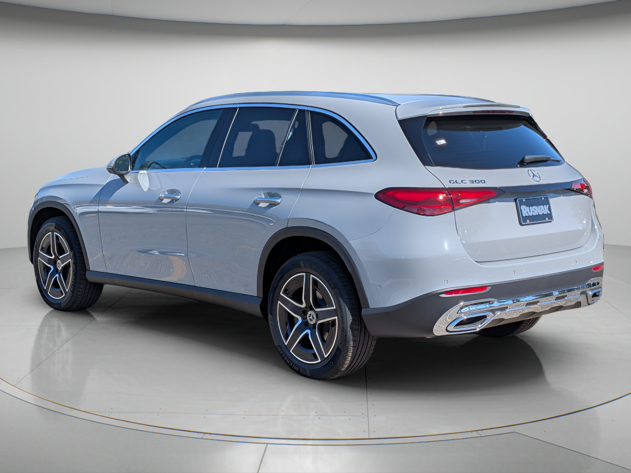 New 2027 Mercedes-Benz GLC 300 image 2
