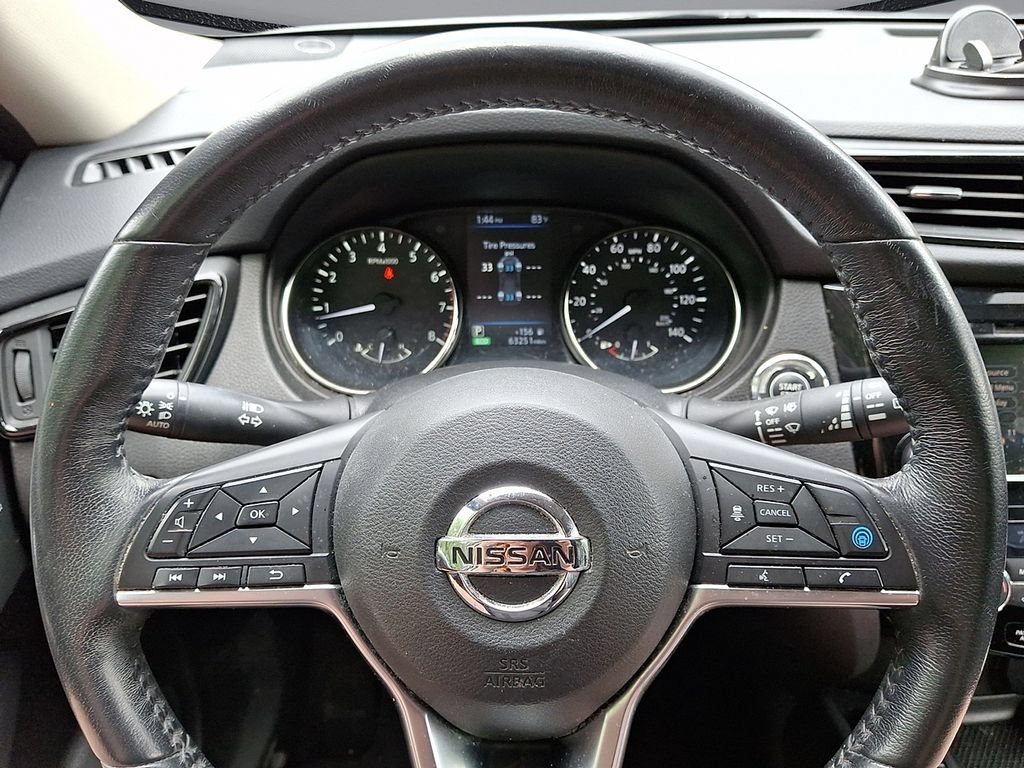 Used 2019 Nissan Rogue SV w/ Premium Package FWD image 16