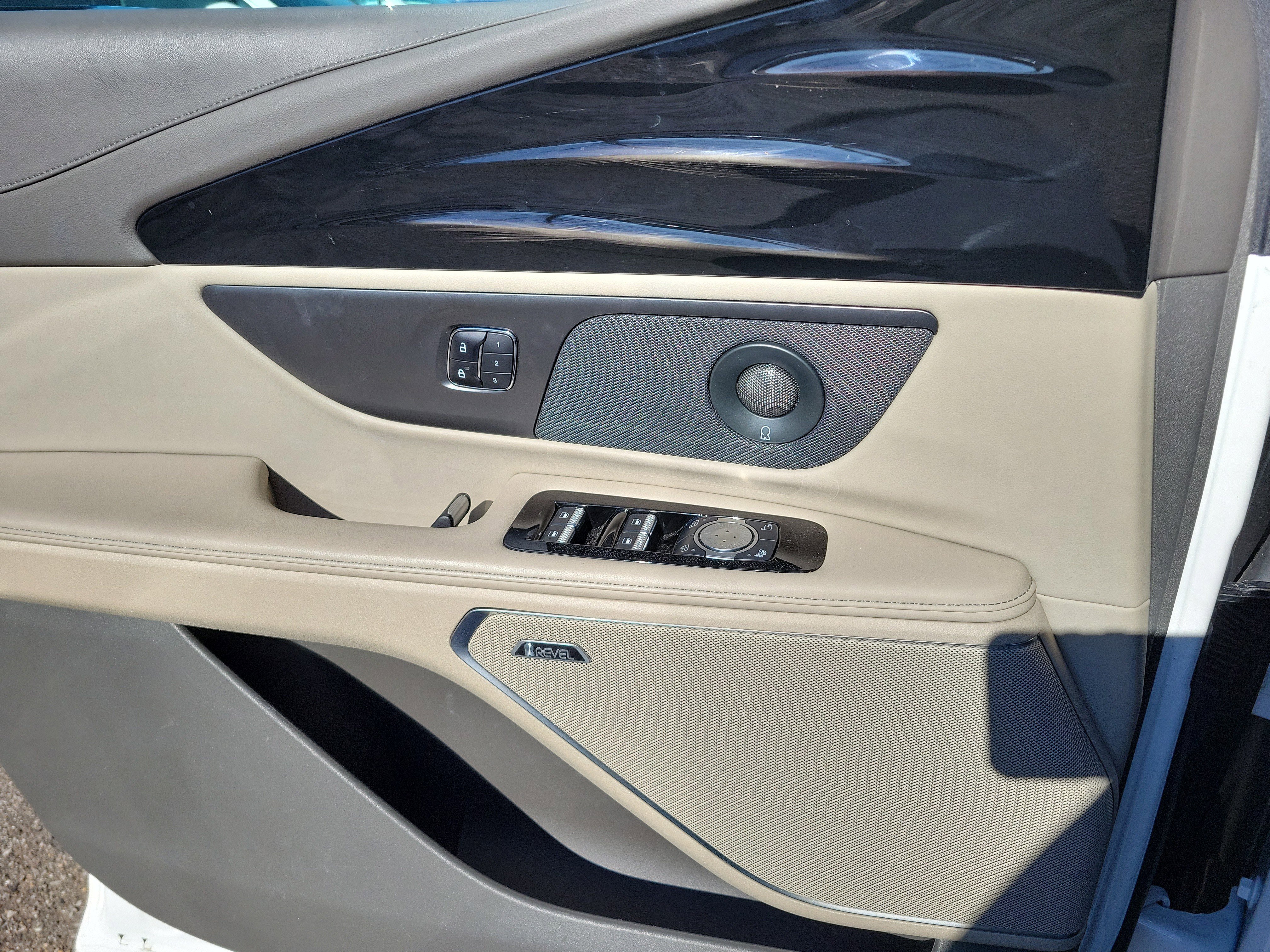 Used 2024 Lincoln Nautilus Reserve w/ Equipment Group 202A image 17