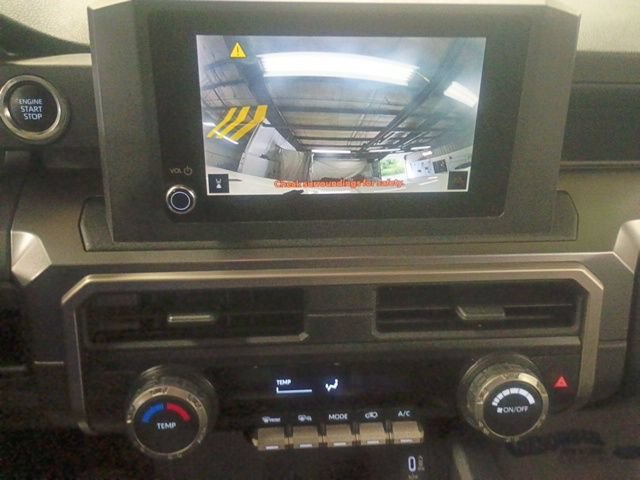 Used 2025 Toyota 4Runner SR5 AWD/4WD image 14