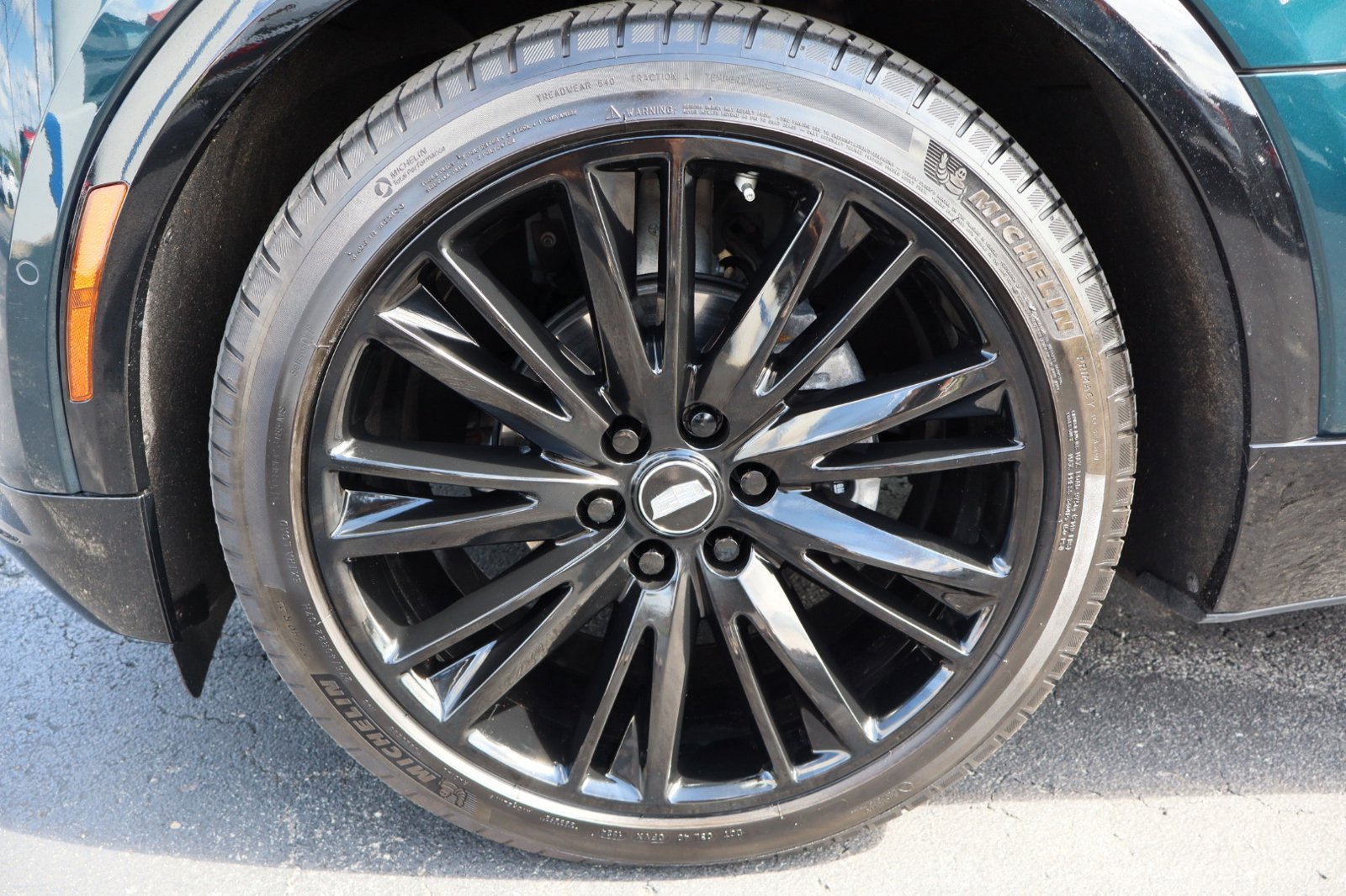 Used 2024 Cadillac Lyriq Luxury AWD/4WD image 14