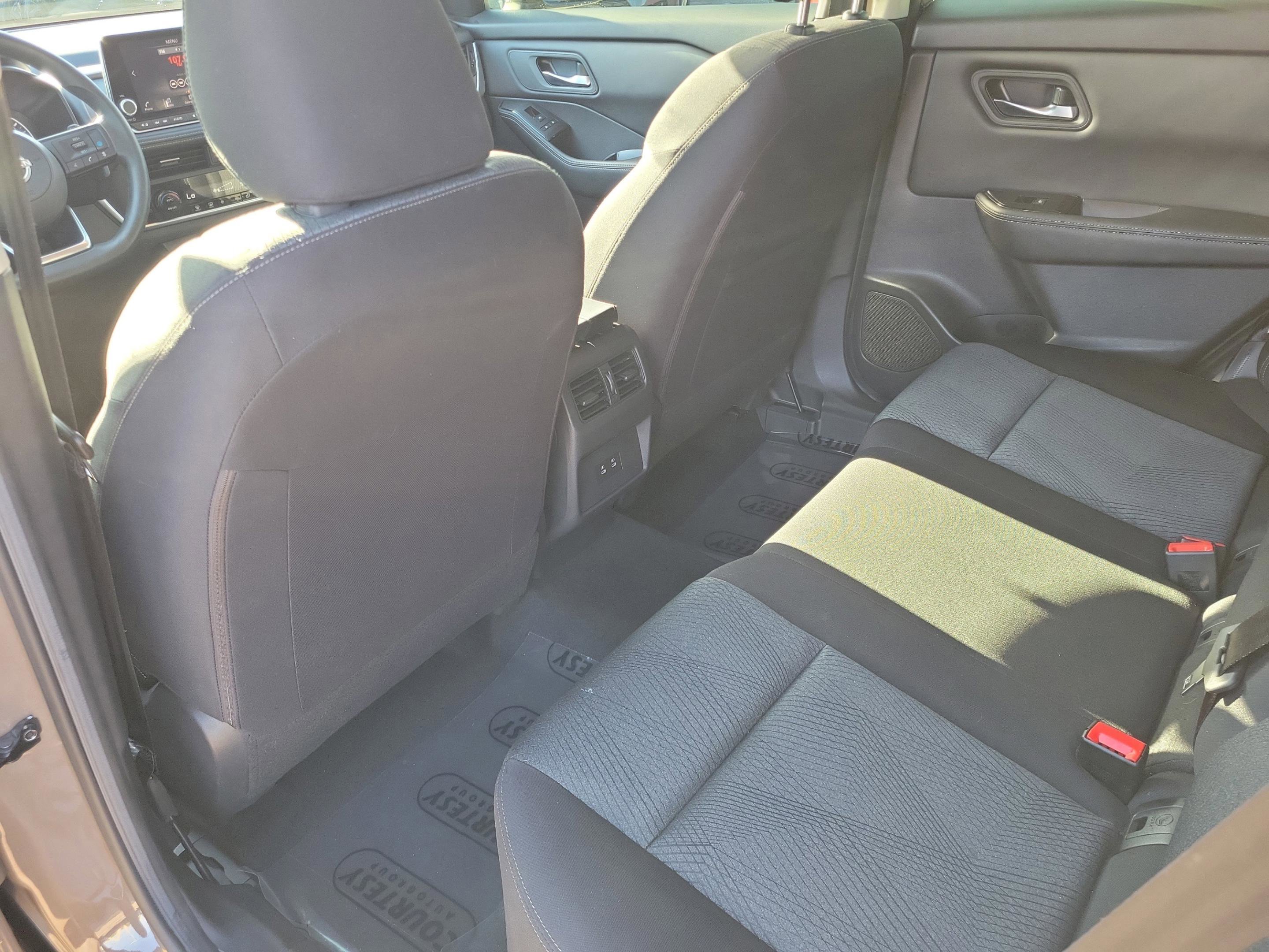 Certified 2024 Nissan Rogue SV image 10