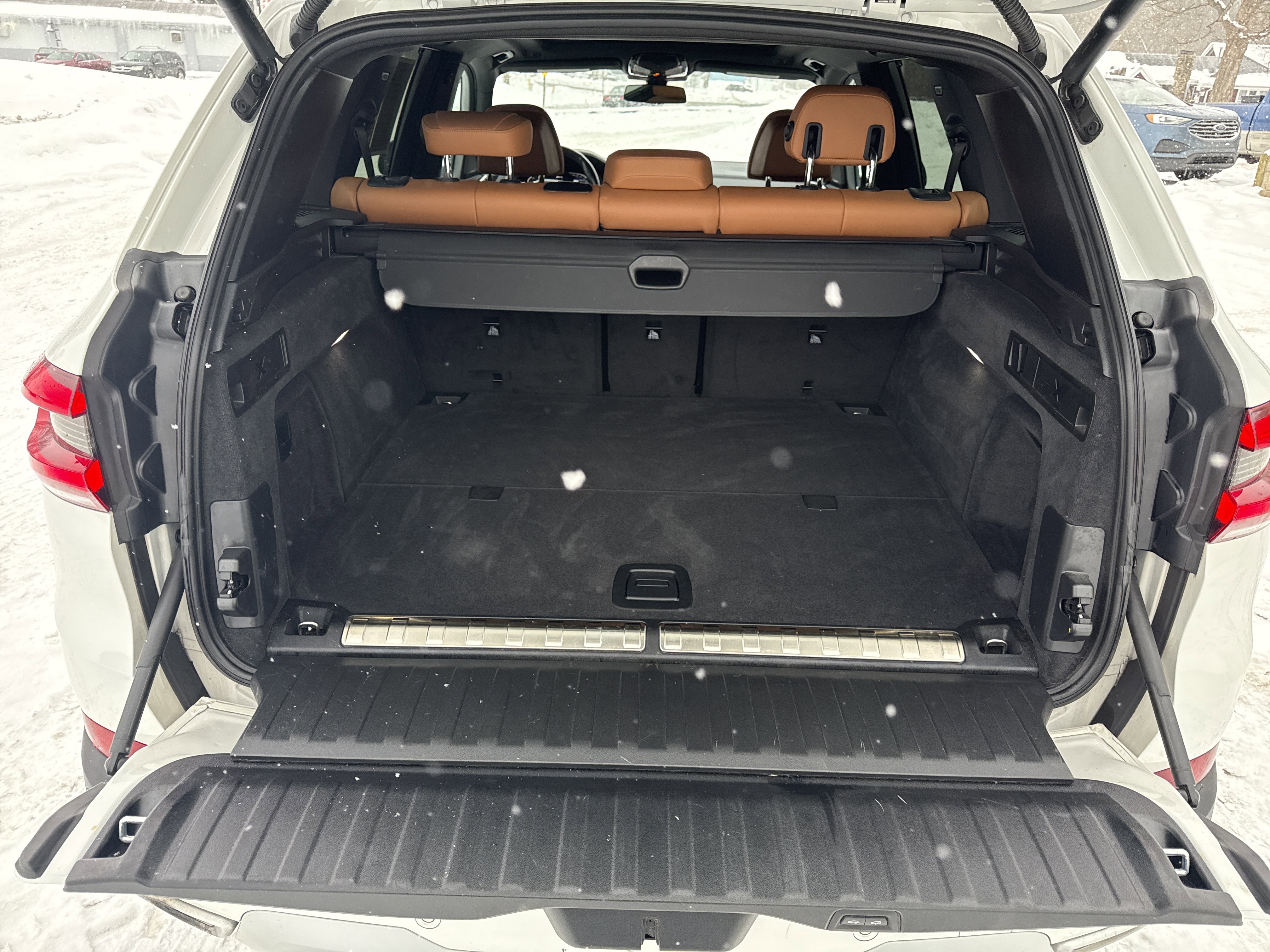 Used 2023 BMW X5 xDrive45e w/ Executive Package image 8