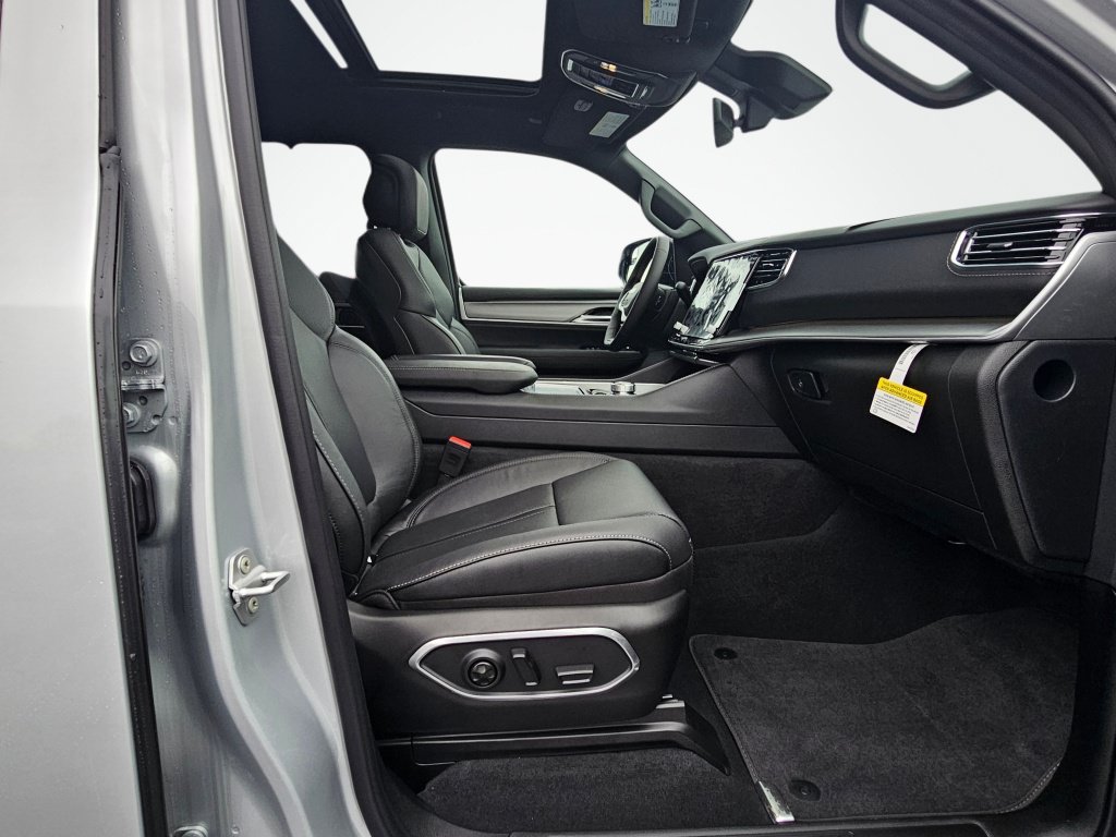 New 2026 Jeep Grand Wagoneer Limited AWD/4WD image 41
