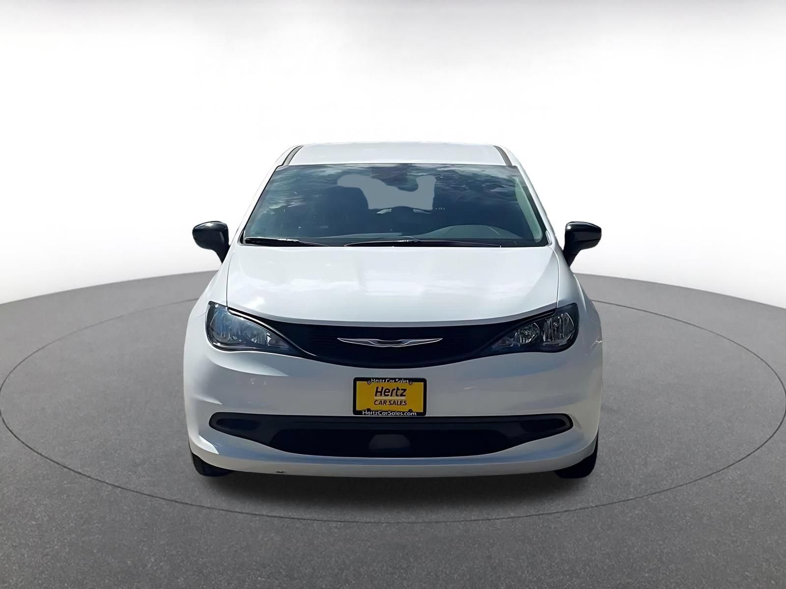 Used 2024 Chrysler Voyager LX FWD image 4