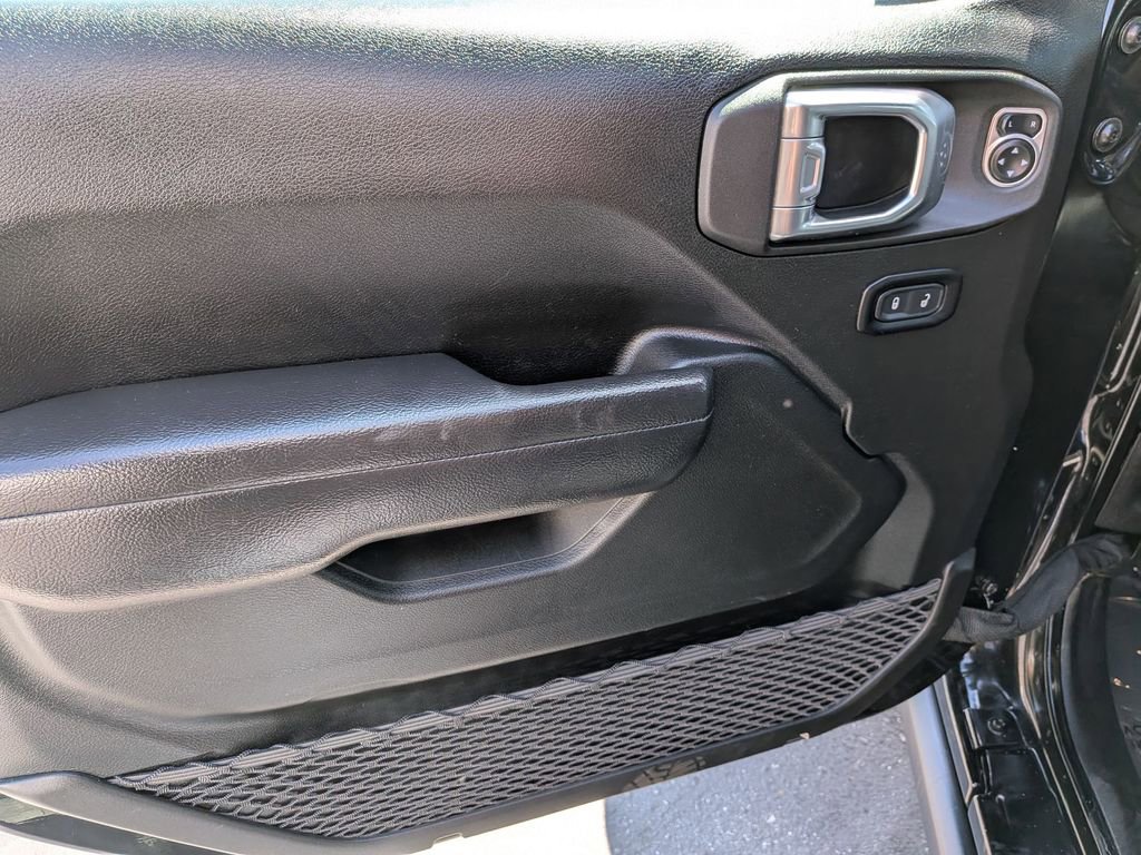 Used 2025 Jeep Wrangler Unlimited Rubicon image 11